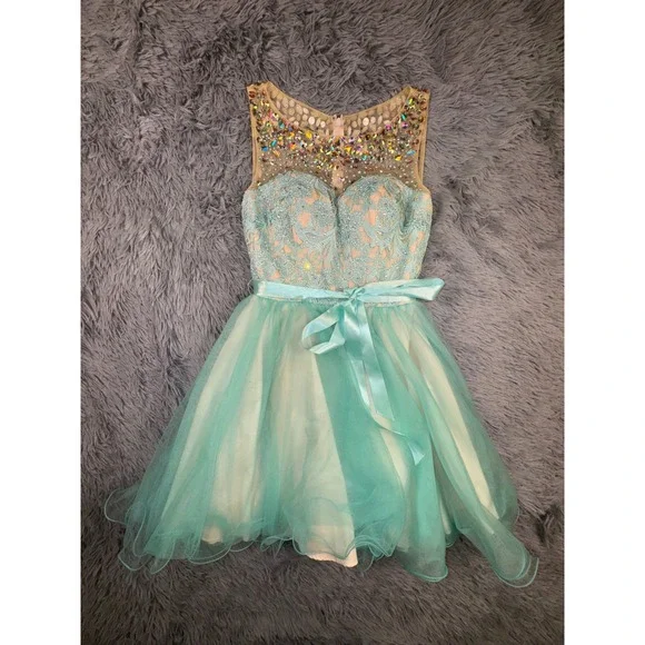 Envious Couture Prom Dress Sheer Beaded Bodice Tulle Skirt Aqua Formal Size 4